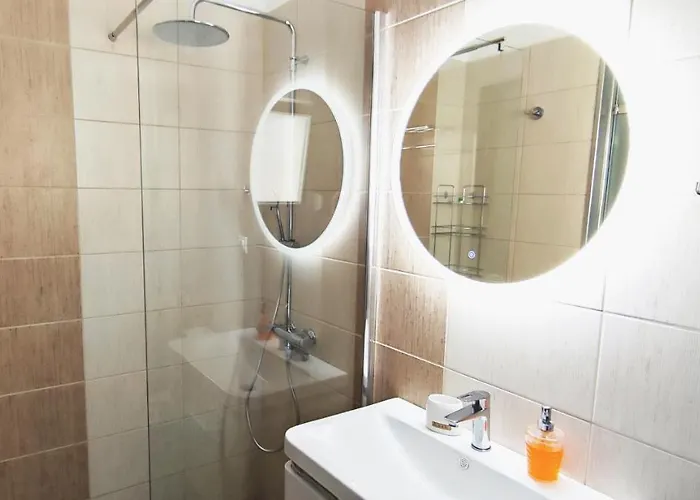 Apartament Giola Hosting *